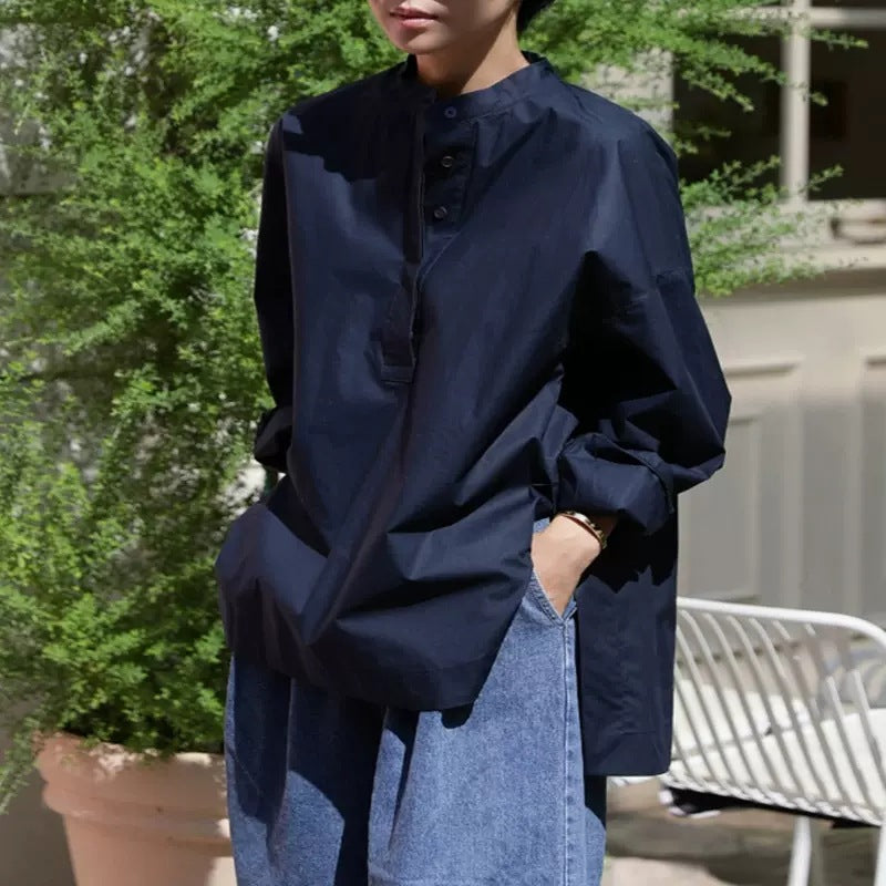 Women's Oversized Shirt made of Cotton Poplin with Kent Collar and Extended Back Mune Fashion
