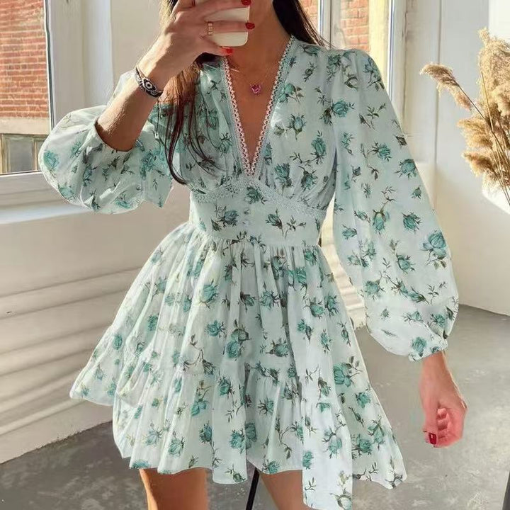 Women Boho floral mini dress with V-neck and puff sleeves Mune Fashion