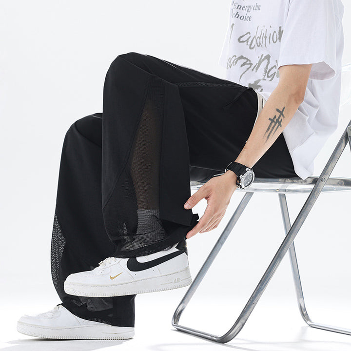 Men's sporty cargo pants with breathable mesh inserts