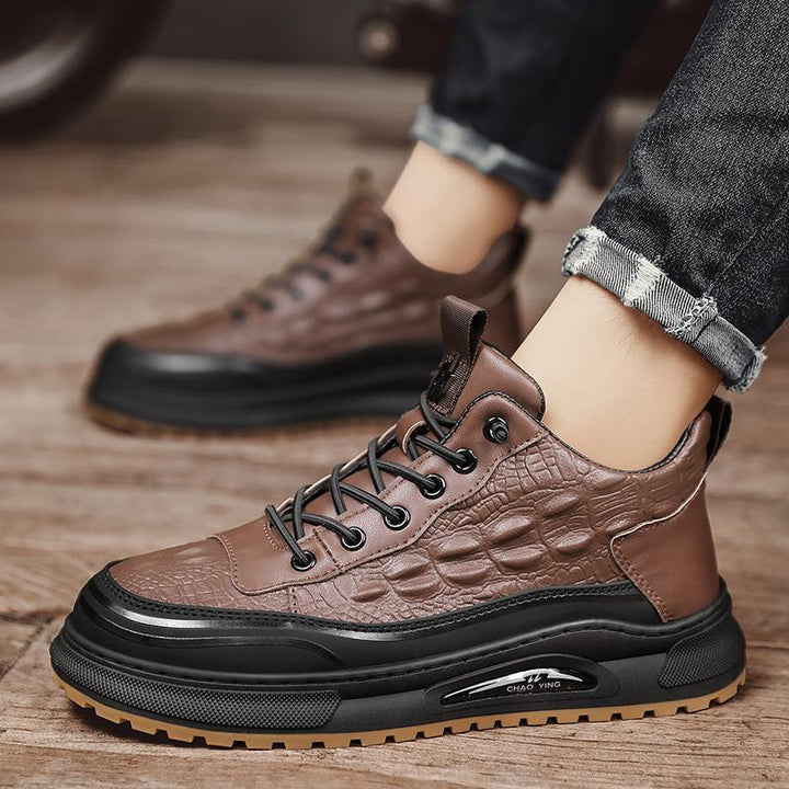 Men's robust lace-up boots with padded ankle collar, textured leather look, and grippy profile sole Mune Fashion