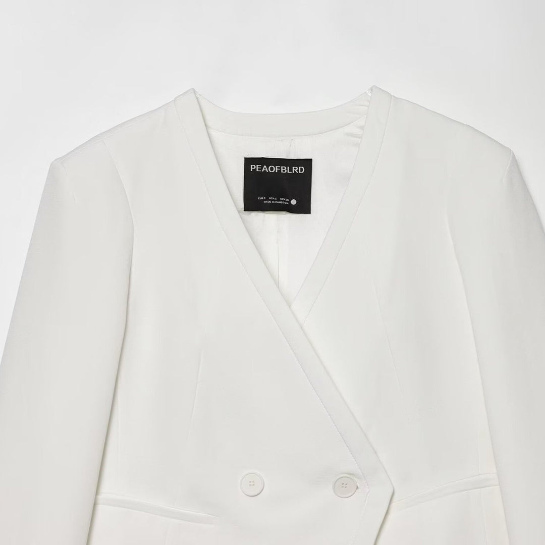 Women cropped double-breasted blazer with V-neck and cuffed sleeves Mune Fashion