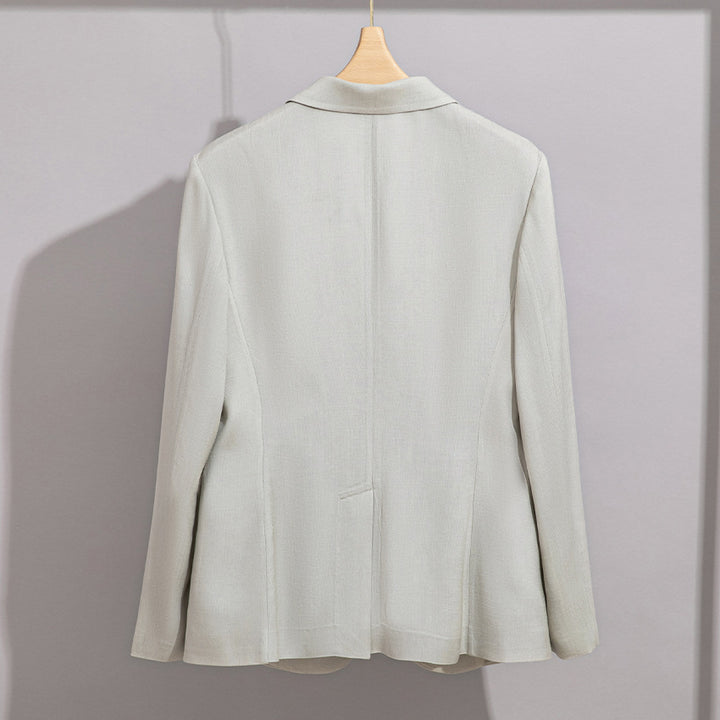 Women Light Structured Single-Button Blazer with Figure-Shaping Darts and Flap Pockets Mune Fashion
