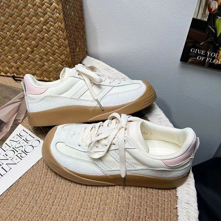 Women's Comfortable Sneakers with Breathable Surface Structure and Cushioning Sole Mune Fashion