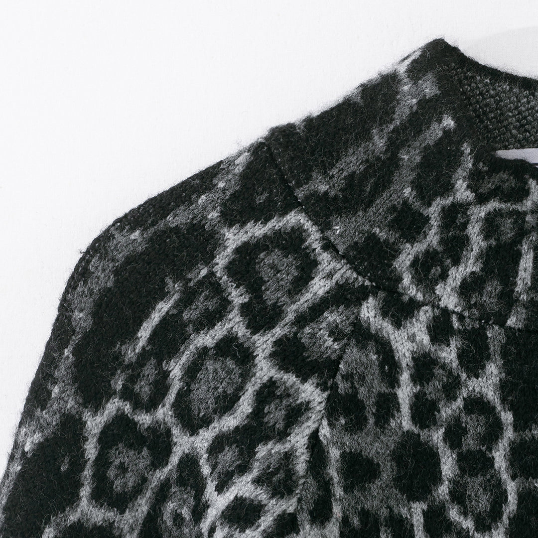 Women Cape-Poncho with Leopard Jacquard and Stand-up Collar Mune Fashion