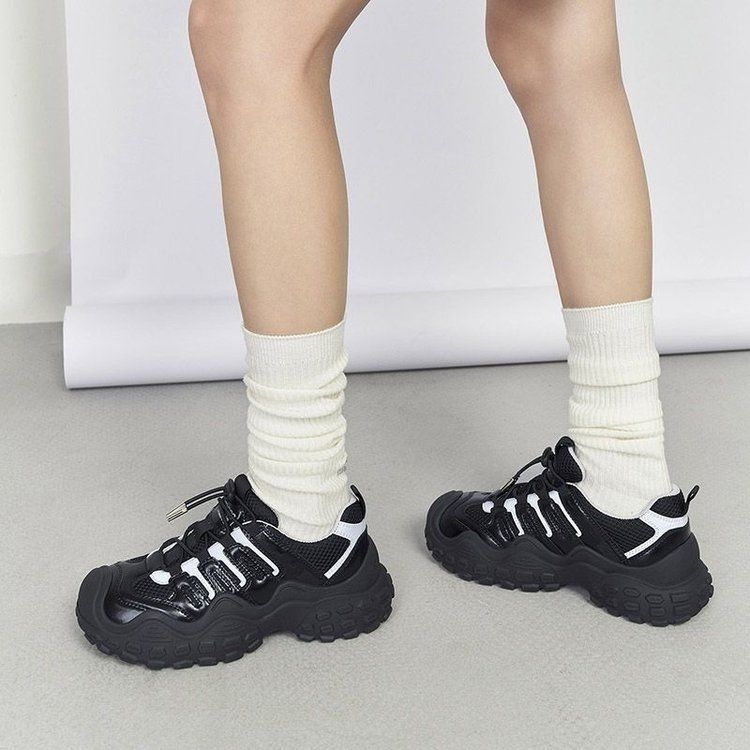 Women's sporty chunky sneakers with breathable mesh upper and sturdy profile Mune Fashion