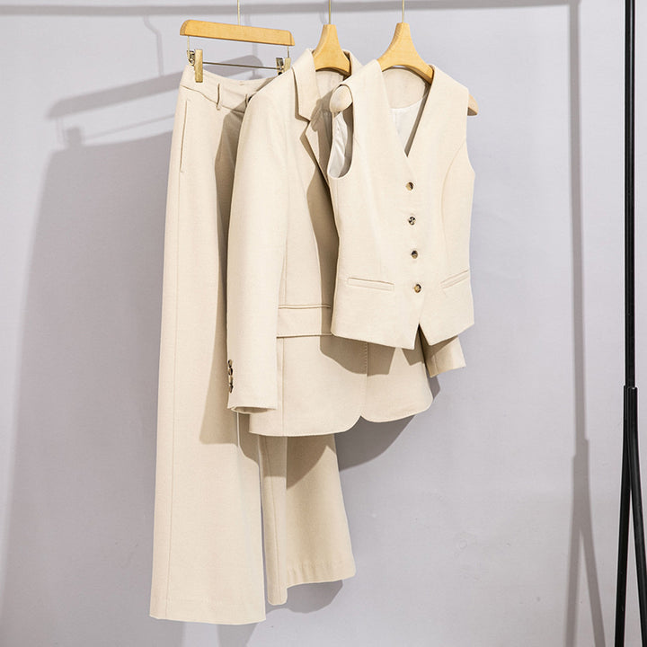 Women Long Cut Wool Blend Blazer with Single Button Closure and Flap Pockets Mune Fashion