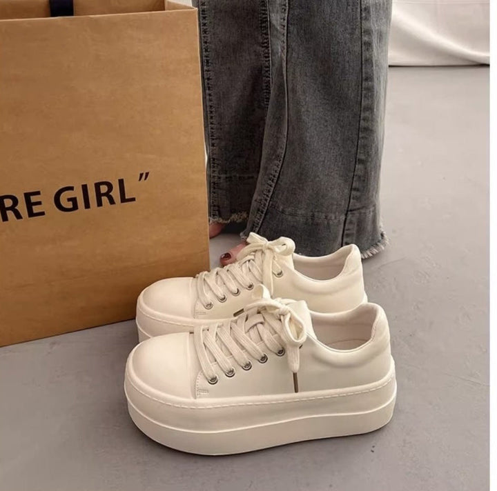 Ladies sneaker with fashionable platform sole Mune Fashion