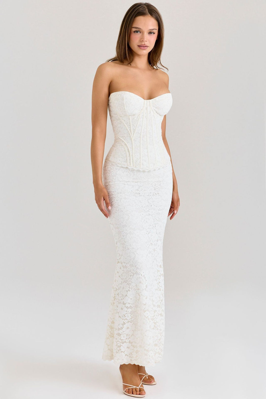 Women's two-piece lace corset set with reinforced bustier and figure-hugging mermaid skirt Mune Fashion