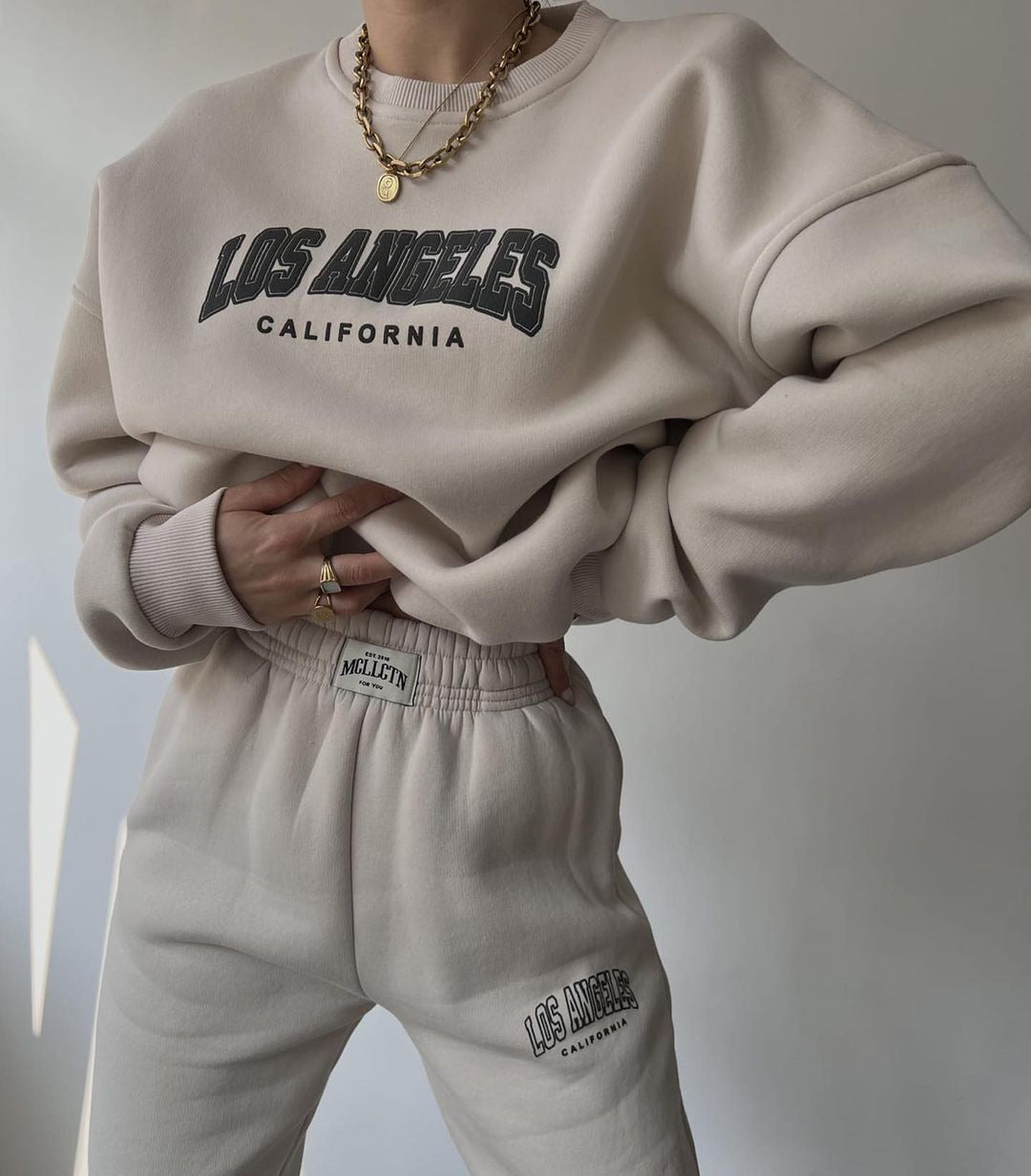 Women Oversized Lounge Set made of cotton fleece with college embroidery and relaxed joggers Mune Fashion