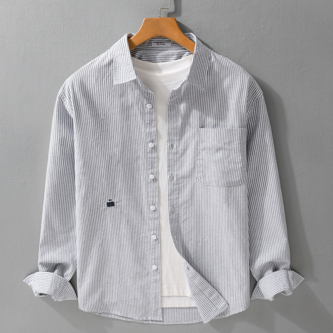 Men's Lightweight Seersucker Shirt in Layering Look with Chest Pocket Mune Fashion