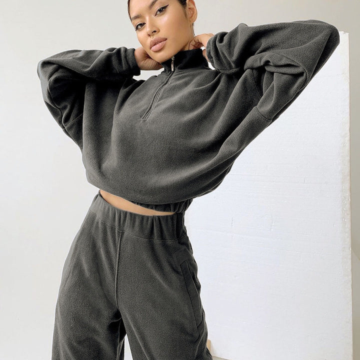 Women's short cut thermo fleece set with half front zipper and high comfort waistband Mune Fashion