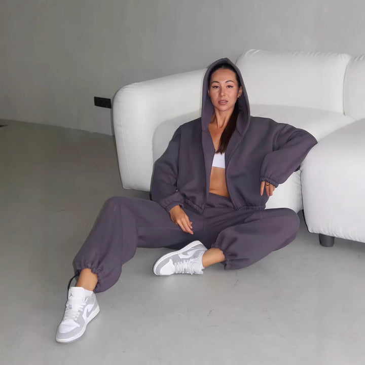Women Oversize Sweatset with Zipper Bomber Jacket and Highwaist Jogging Pants Mune Fashion