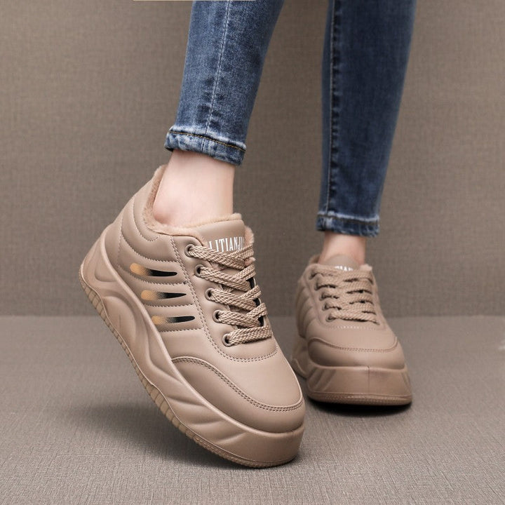 Women's sporty sneakers with non-slip sole and warming inner lining Mune Fashion