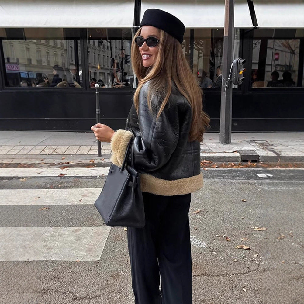 Women's short jacket in aviator style with teddy lining and double-breasted snap front Mune Fashion