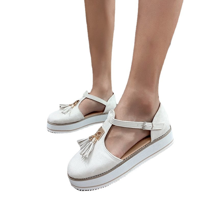 Women T-Strap Platform Sandal made of suede imitation with tassel appliqué and adjustable heel strap Mune Fashion
