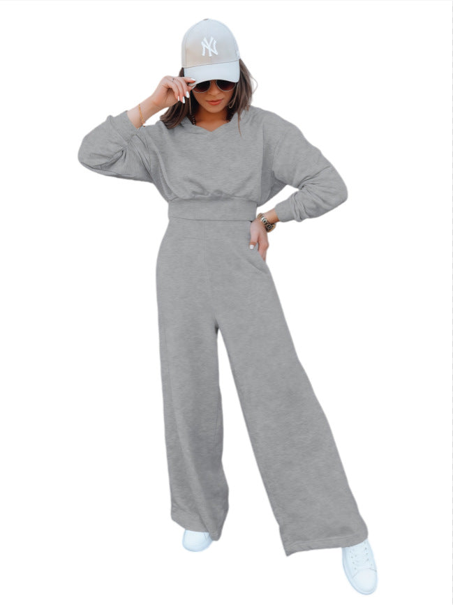 Women’s loungewear set with cropped v-neck sweater and high-waisted palazzo pants Mune Fashion