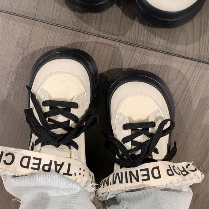 Women's Retro Canvas Platform Sneaker with distinctive rubber sole and logo detail Mune Fashion
