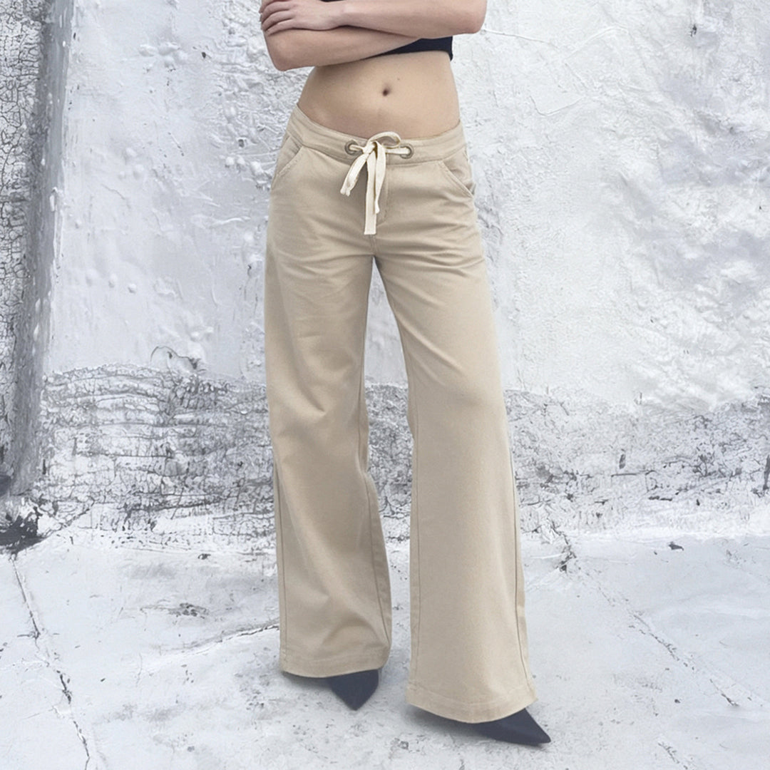 Women's wide high-waist cargo flared pants with drawstring, multiple pockets and relaxed silhouette Mune Fashion