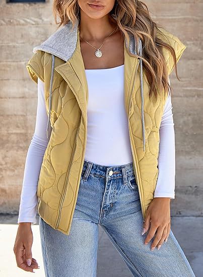 Women's quilted vest with hood, tailored fit and zipper Mune Fashion