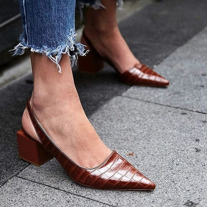 Damen Slingback-Pumps mit spitzer Kappe, Krokoprägung und mittlerem Blockabsatz Mune Fashion