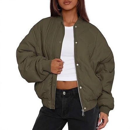 Women's short-cut quilted bomber jacket in oversized look with raglan sleeves Mune Fashion