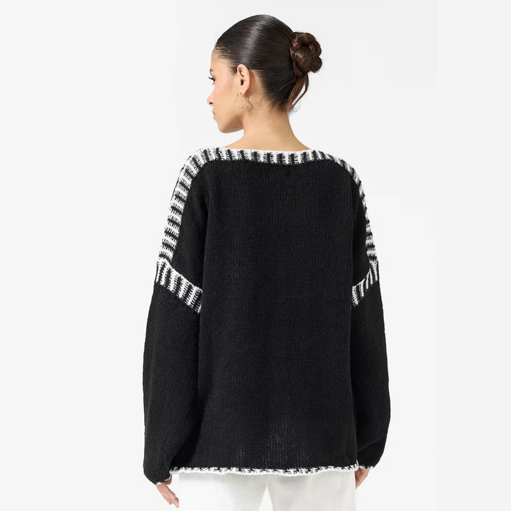 Women Oversize chunky knit sweater with contrast stripes on shoulders and hem