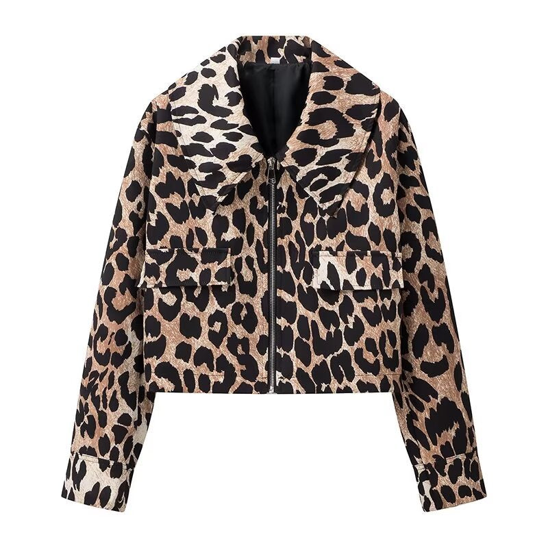 Women's cropped transitional jacket with leopard pattern, full zip and flap pockets Mune Fashion