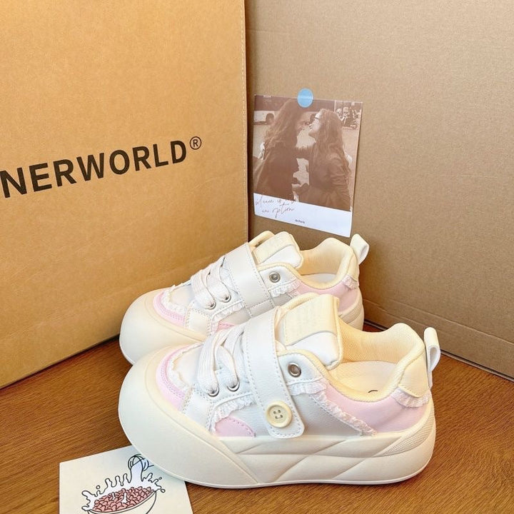 Women's sneakers with practical Velcro fastening technology from Mune Fashion