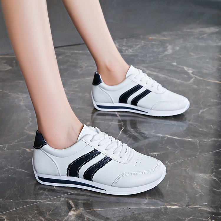 Women classic sneakers with stylish stripes Mune Fashion