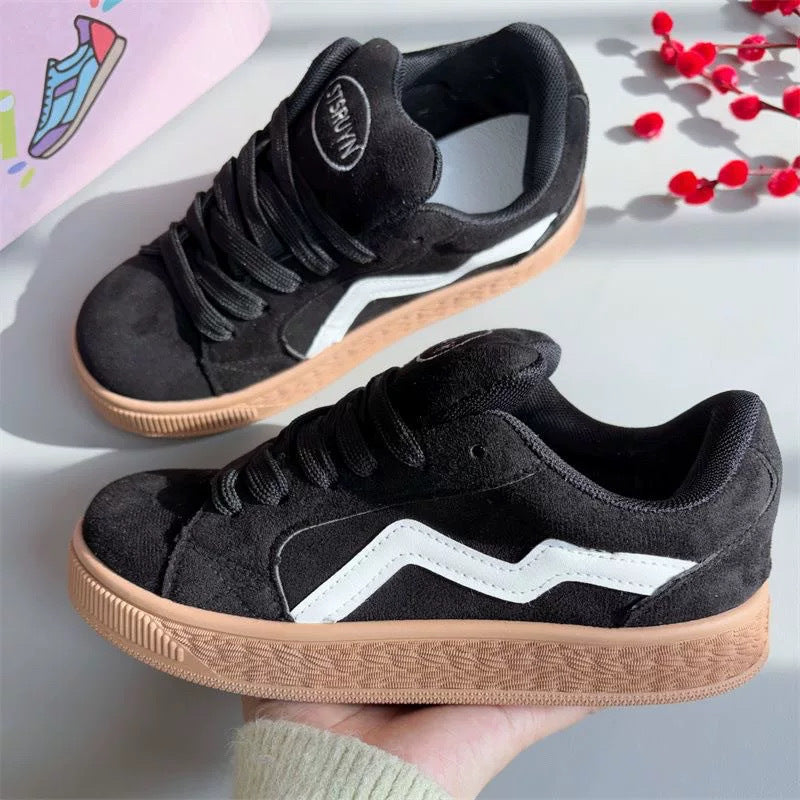 Women's fashionable sneakers with comfortable cushioning and breathable upper material Mune Fashion