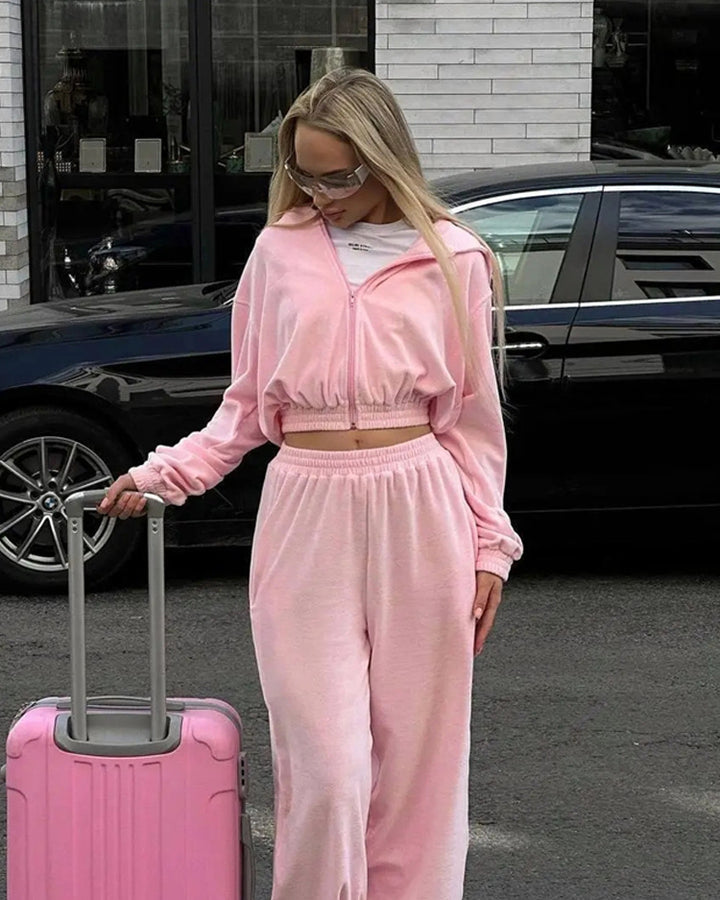 Women's velvet training suit two-piece with cropped hoodie and high waist jogger pants Mune Fashion