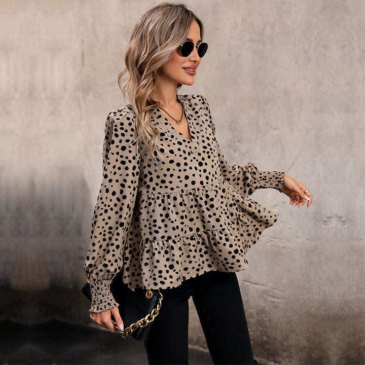 Women's gathered tiered blouse with V-neck and smoked sleeves Mune Fashion