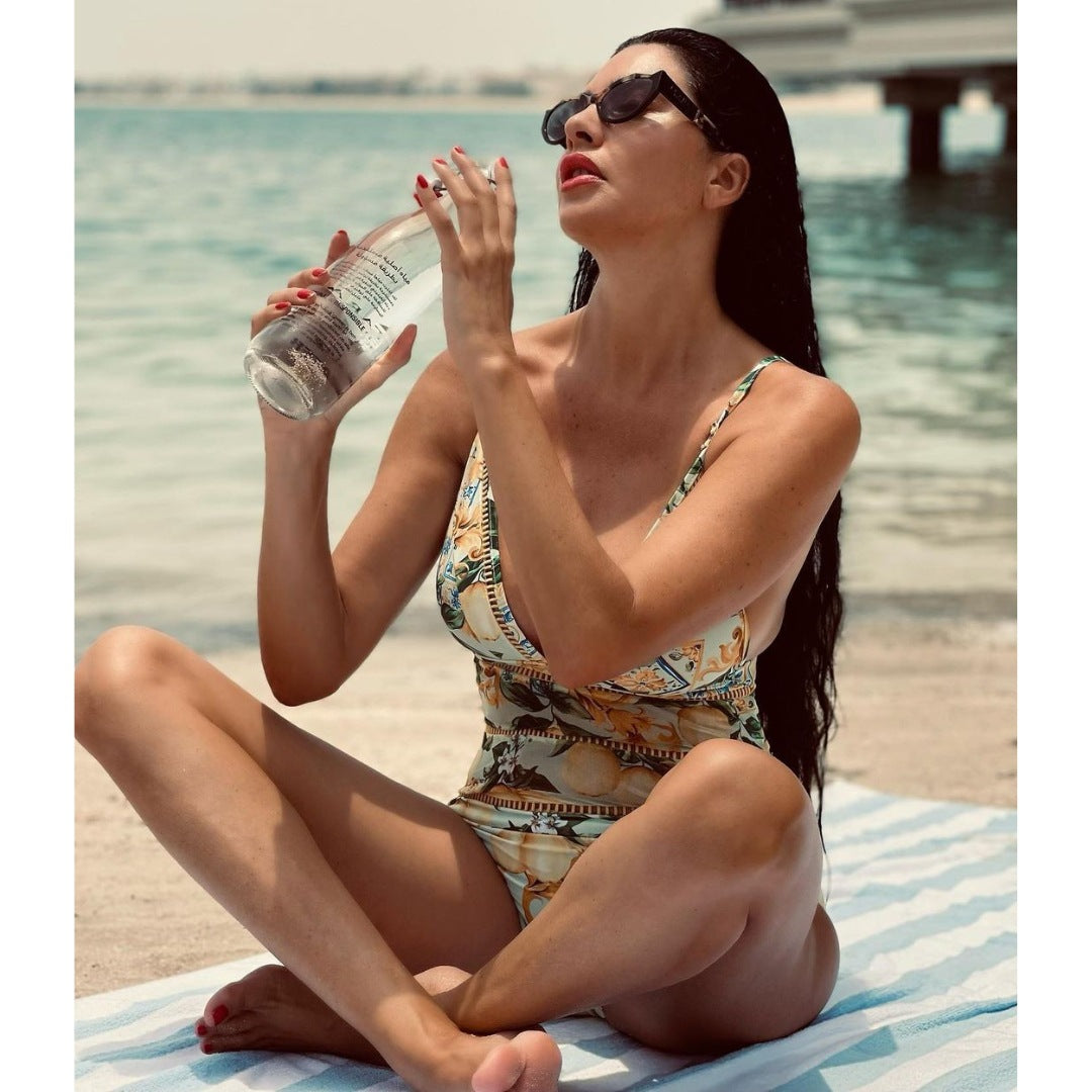 Women's one-piece swimsuit with floral pattern mix and sophisticated cut-outs Mune Fashion