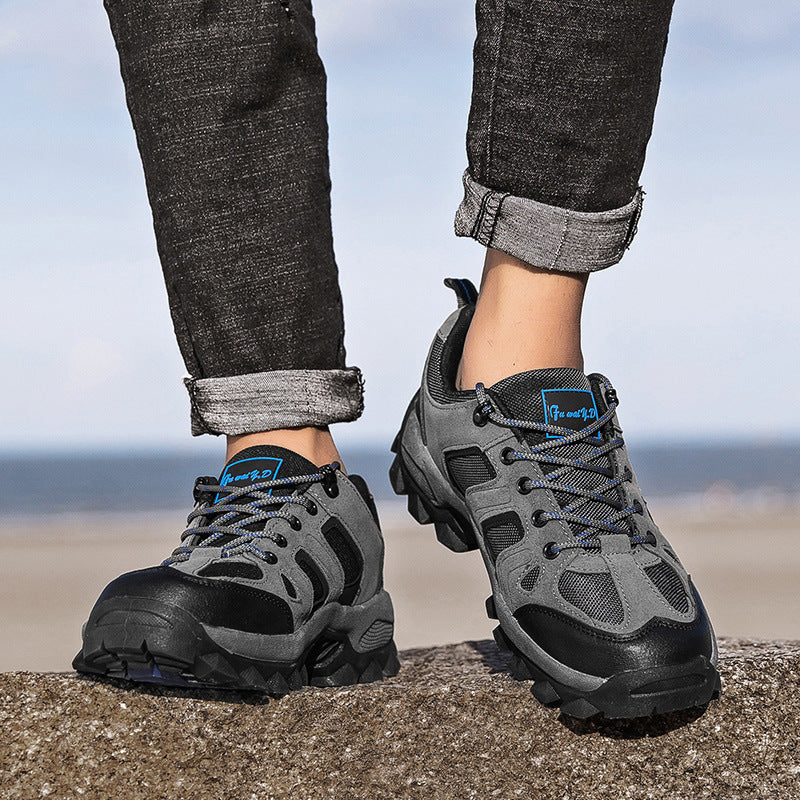 Men's robust trekking shoe with reinforced toe cap and slip-resistant tread sole Mune Fashion