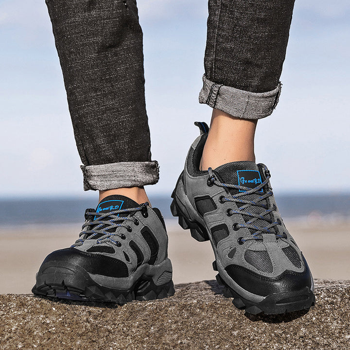 Men's robust trekking shoe with reinforced toe cap and slip-resistant tread sole Mune Fashion