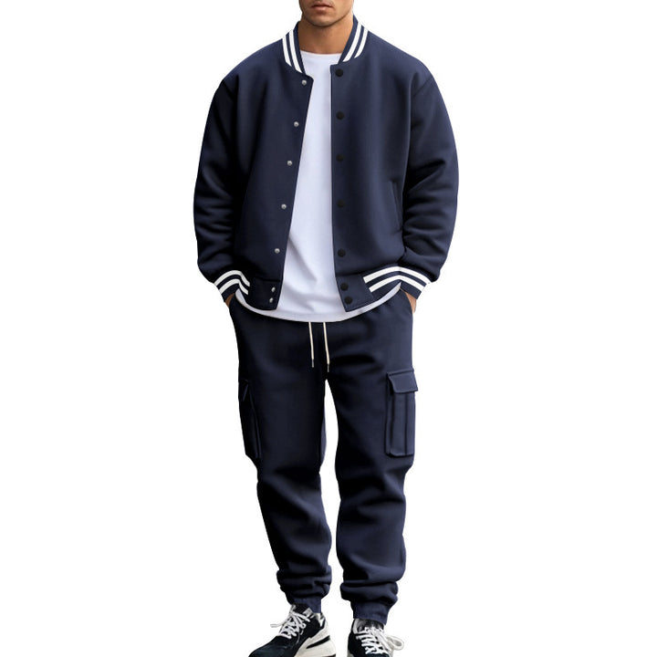 Men's sporty college two-piece made of heavy sweat with ribbed cuffs, snap-button bomber jacket and cargo jogger Mune Fashion