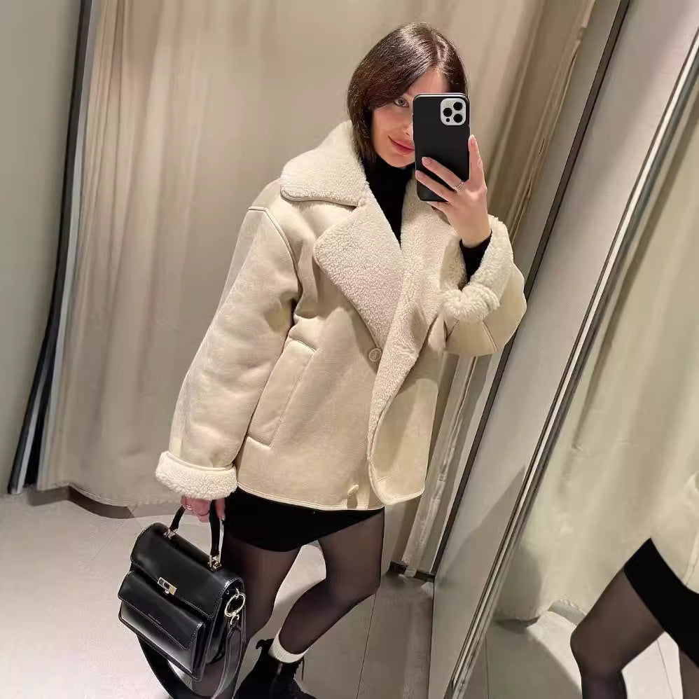 Women's Boxy Jacket made of Faux Shearling with large Teddy Collar and Side Pockets Mune Fashion