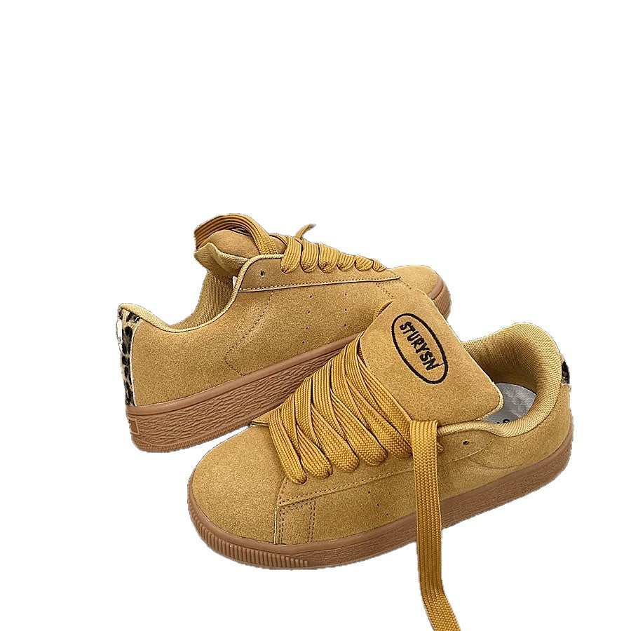 Women's sneakers made of soft suede with a non-slip rubber sole Mune Fashion