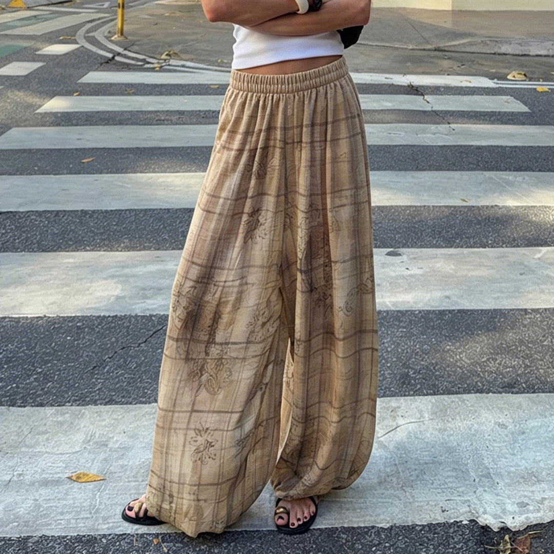 Women's loosely cut palazzo pants with elastic waistband and gathered leg cuffs Mune Fashion