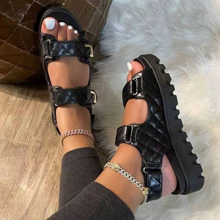 Women's padded three-strap sandals with adjustable metal buckles and sturdy profile sole Mune Fashion