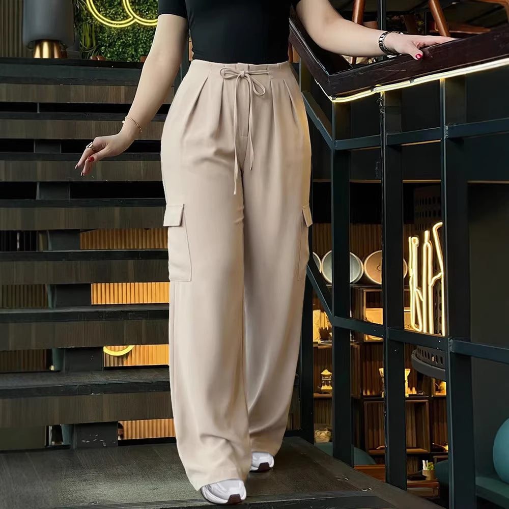 Women's high-waisted cargo pants with wide leg, drawstring and pleats