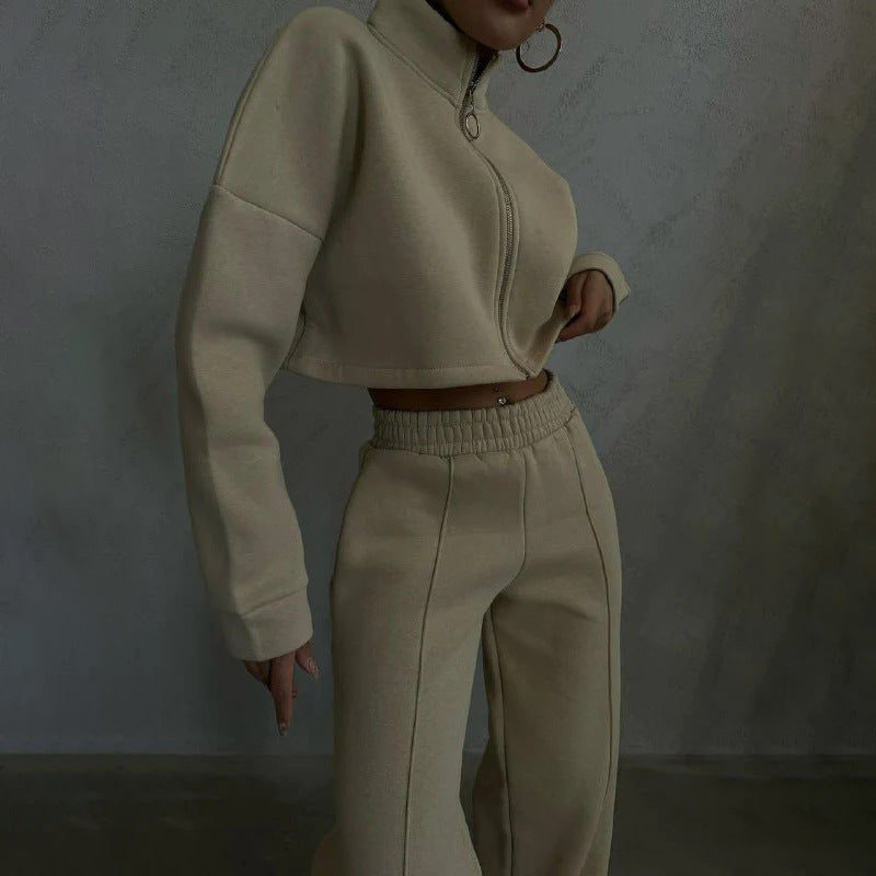 Women's cropped zip-up sweatshirt with stand-up collar and high-waisted jogger pants set Mune Fashion