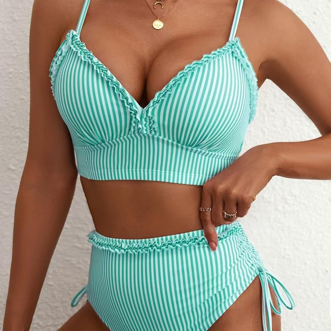 Women High-Cut Bikini Style with Ruffles Mune Fashion
