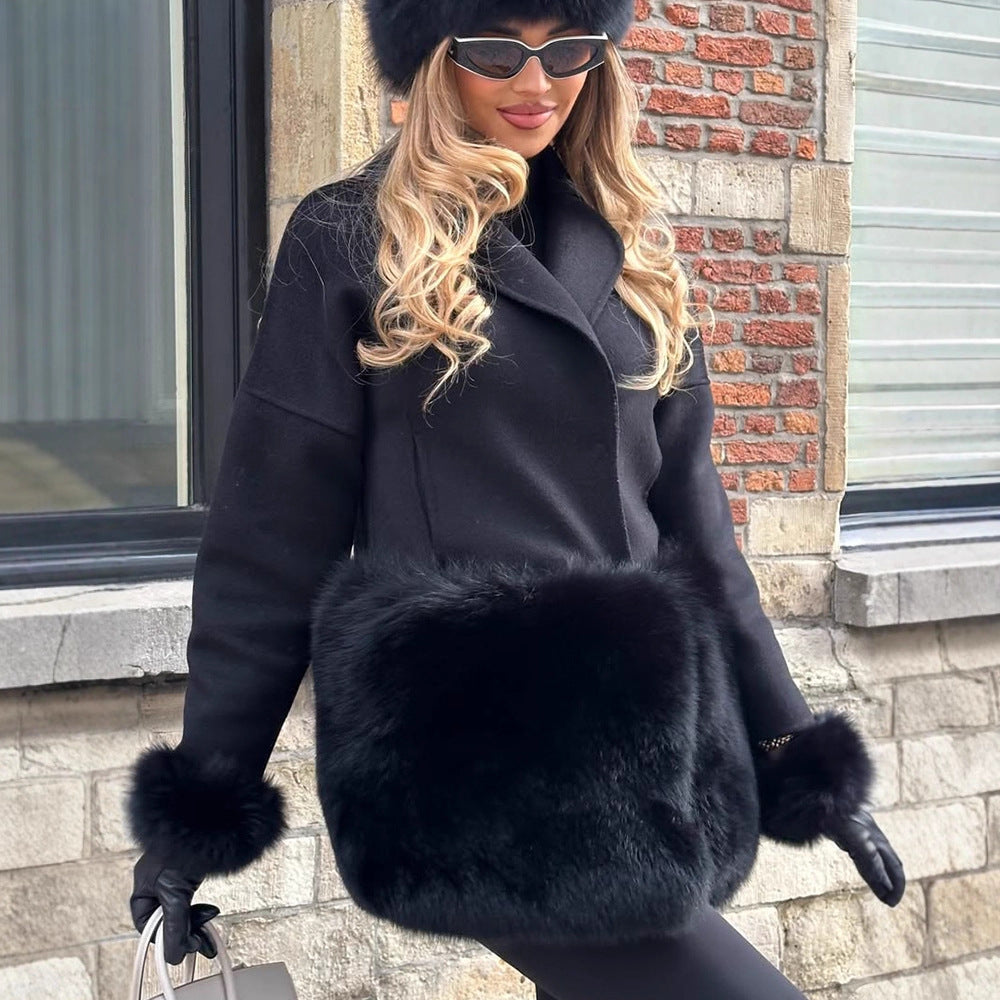 Women's short coat made of wool blend with decorative fur pockets and casual boxy silhouette Mune Fashion