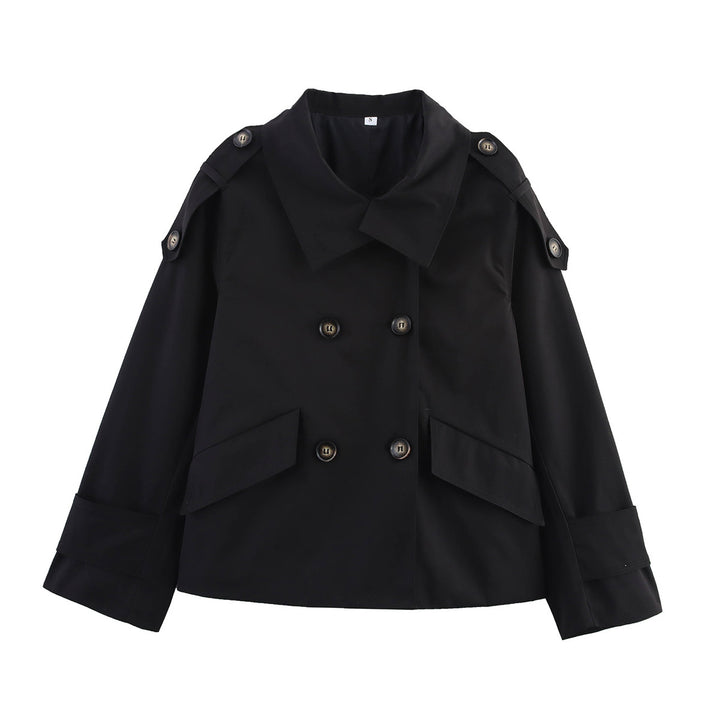 Women's short cut double-breasted trench coat with shoulder patches and patch flap pockets Mune Fashion