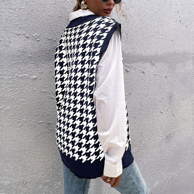 Ladies High-Quality Knit Sweater with V-Neck and Houndstooth Pattern Mune Fashion