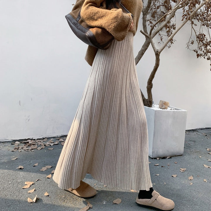 Ladies Long, pleated jersey skirt Mune Fashion