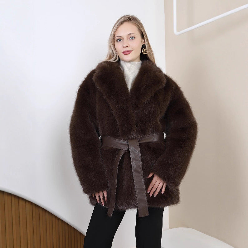 Ladies short coat made of dense high-pile with leather tie belt and wide shawl collar Mune Fashion