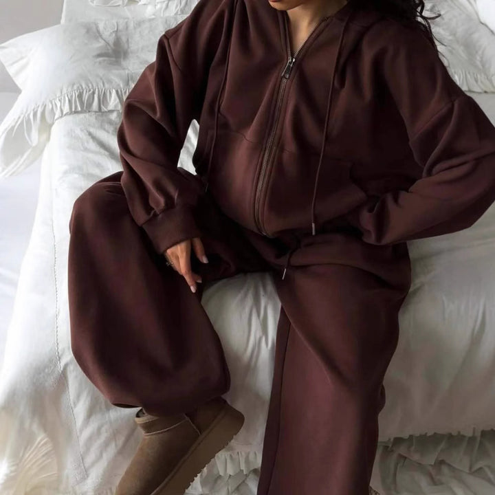 Women's oversized lounge set with zip hoodie, kangaroo pocket, and extra wide high-waist joggers Mune Fashion