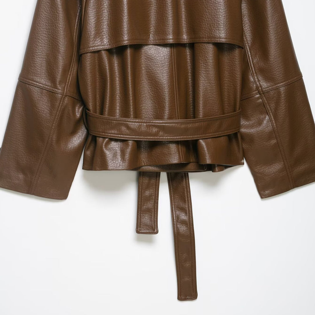 Women's Short Trench Cape made of Faux Leather with Ties and Shoulder Patches Mune Fashion